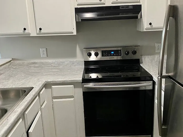 94 Cedarcrest Dr — Photo 6
