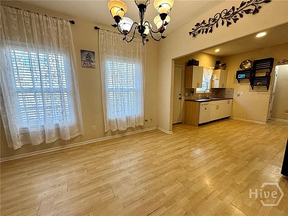 5th image of 160 Ethridge Place