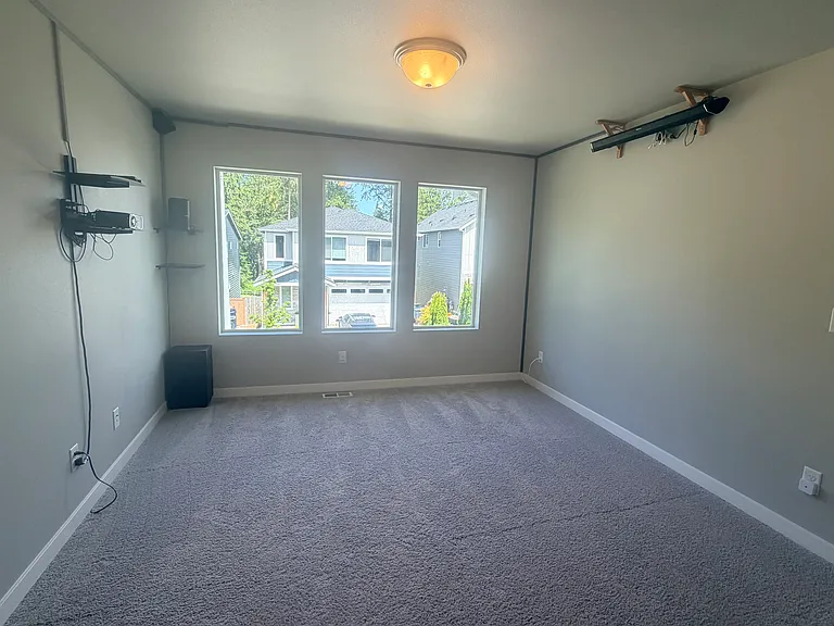 8730 69th Pl NE — Photo 15