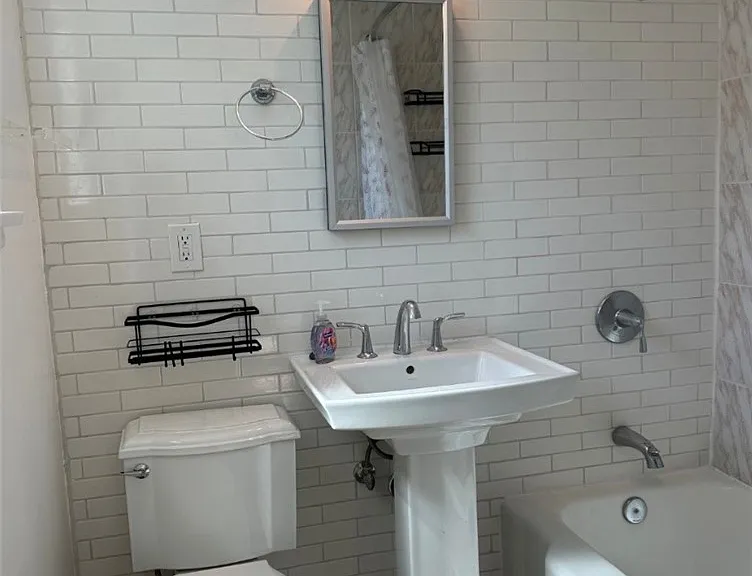 919 N Herrin St — Photo 5