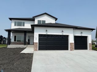 862 60th Ave W, West Fargo, ND 58078
