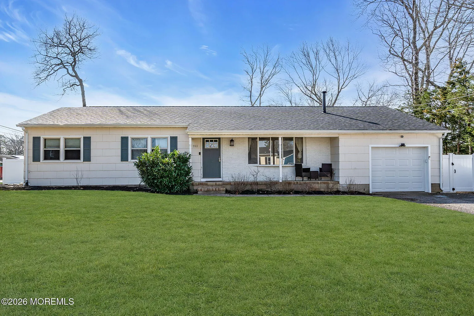 553 Vaughn Avenue photo 1