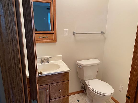 1/2 bath off bedroom 3 5x6