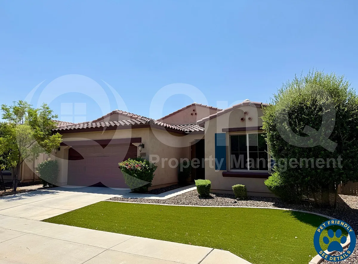 3 bed, 2.0 bath, 1900 sqft, $2,800 — Photo 1