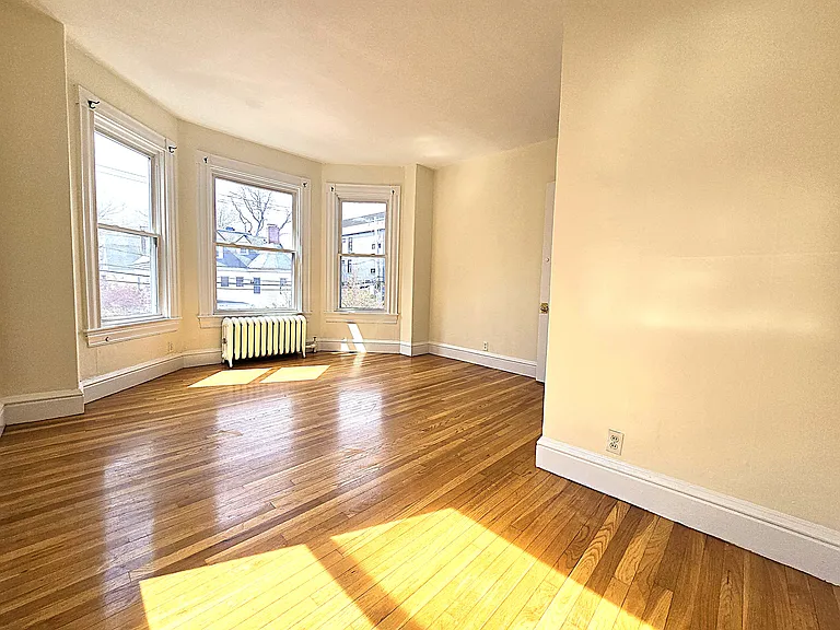 45 Auburn St — Photo 7