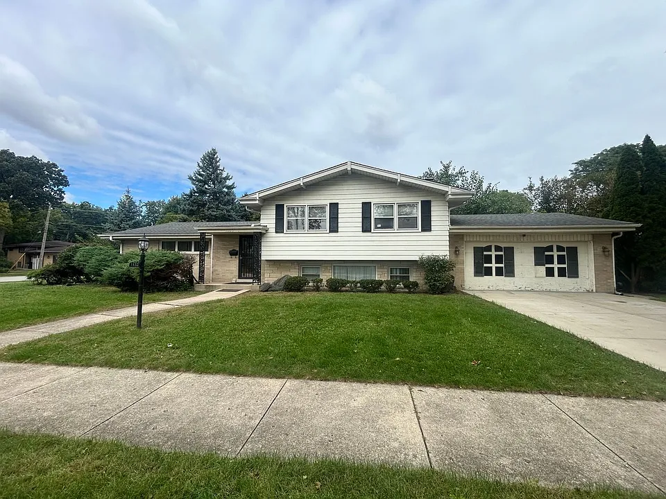 1330 Bonita Dr