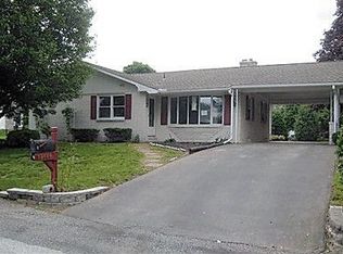 13466 Meadowview Ave, Waynesboro, PA 17268