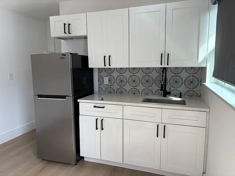 1720 N 17th Ave #2 — Photo 5