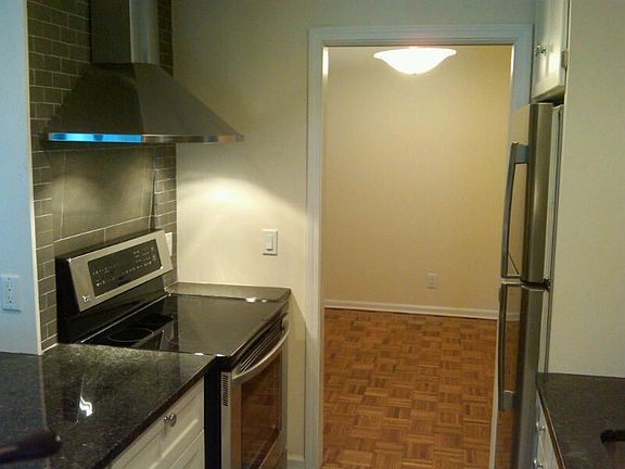 Kitchen looking to DR