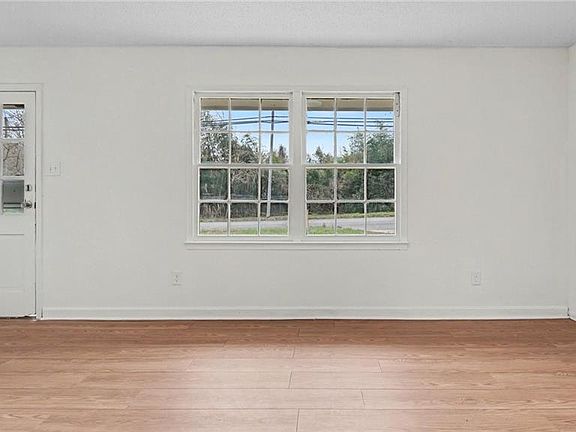 4th image of 110 Hedgecock Rd
