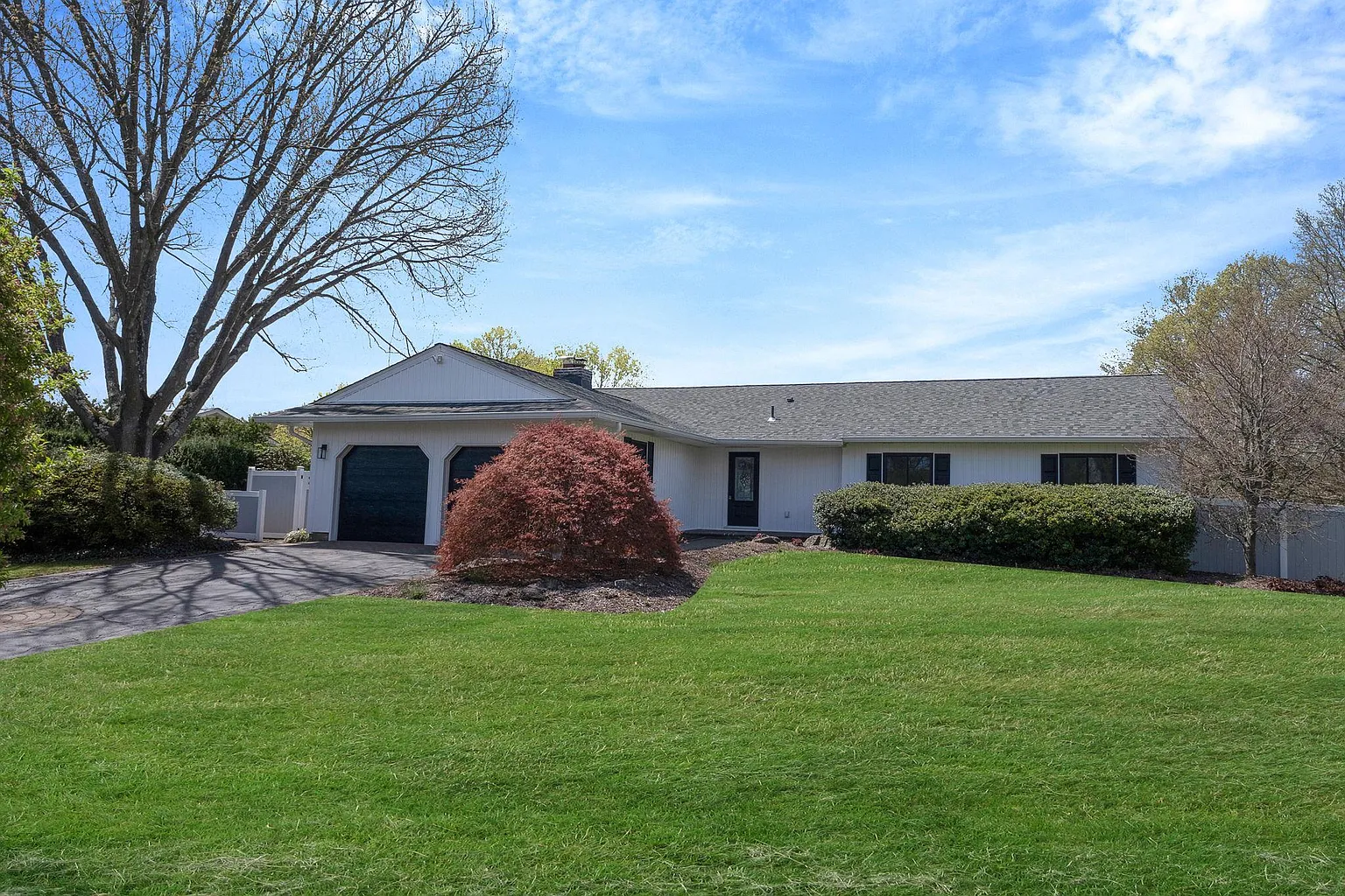 5 Columbus Drive photo 1