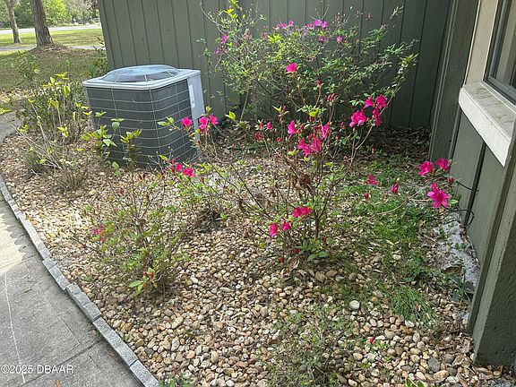 3rd image of 400 Country Circle Dr E