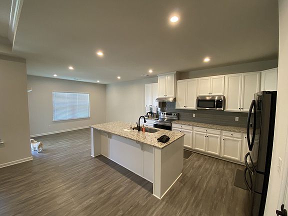 2nd image of 2927 Kellner Dr