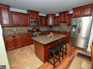 12702 Kenny Rd, Philadelphia, PA 19154