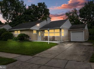 16 Rose Ave, Maple Shade, NJ 08052