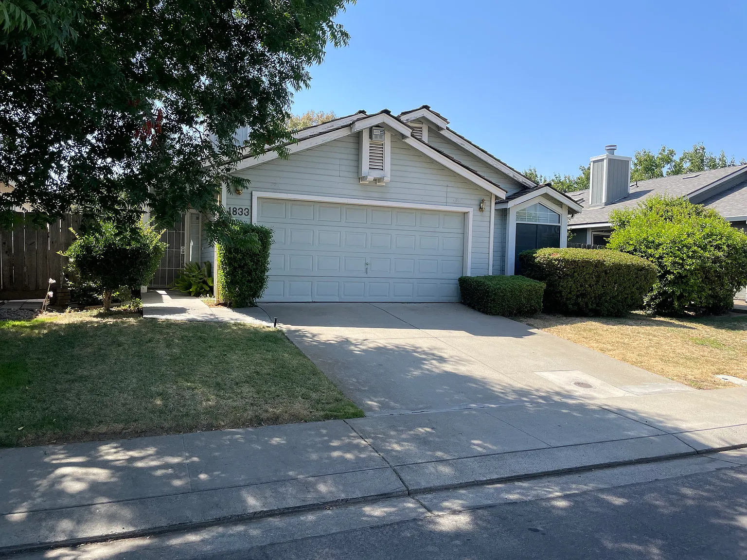 3 bed, 1122 sqft, $2,400 — Photo 1