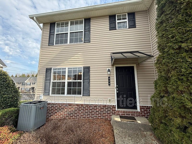 1st image of 2121 S Greenwood Dr APT 900