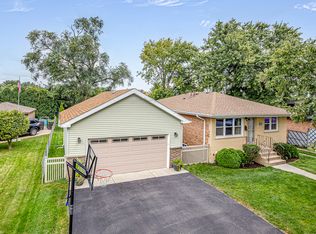 6520 Ridge Dr, Chicago Ridge, IL 60415