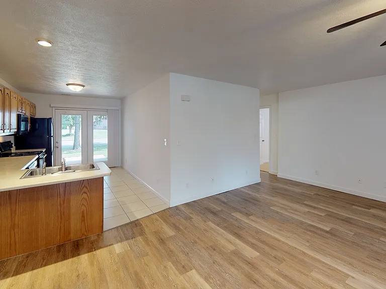 3210 Mark Twain Ave — Photo 4