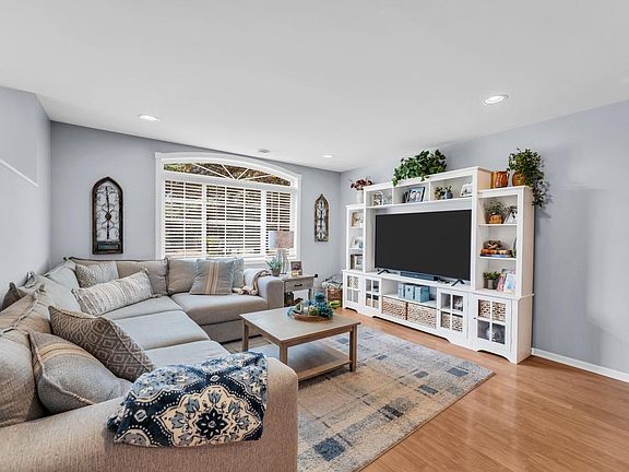 5th image of 626 E Market STREET #103