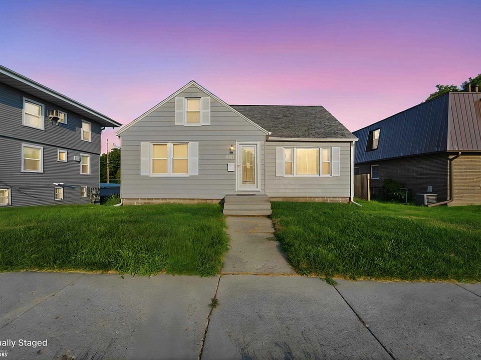 1st image of 810 6th St