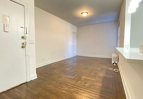 5th image of 45-32 44th St #2AA