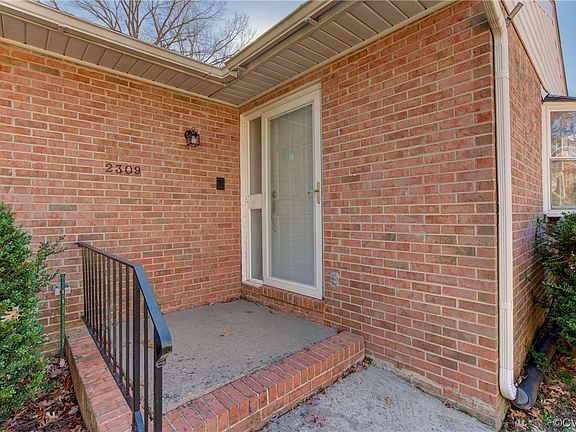 3rd image of 2309 Viking Ln