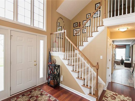 3rd image of 376 Long Pointe Dr