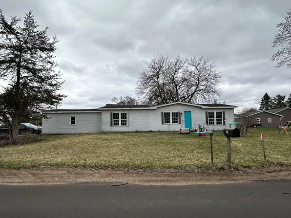 112 Carlysle Dr, Brooklyn, MI 49230