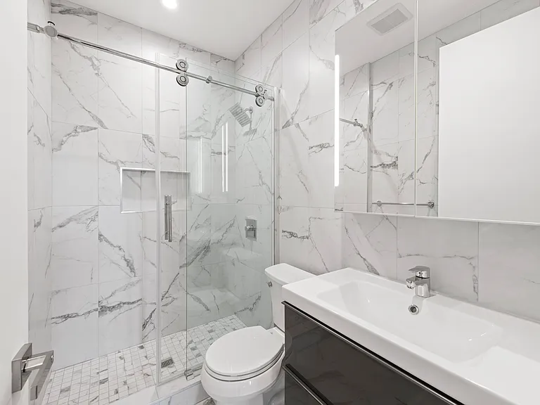 151 16th St #2 — Photo 5
