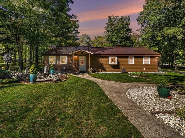 8531 W Norconk Rd, Bear Lake, MI 49614