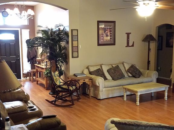 5th image of 905 Raenae Dr