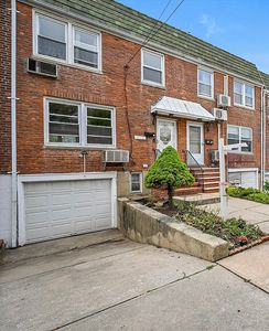 43-20 196th St, Flushing, NY, 11358