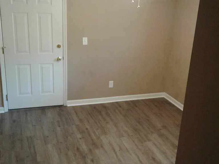 1619 Wendy Cir — Photo 9