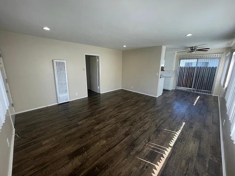 1517 Princeton St — Photo 6