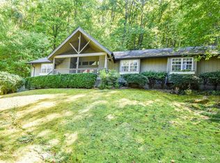 100 Foresthill Ln, Whittier, NC 28789