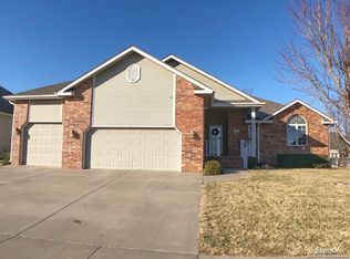 206 S Estates Dr, Salina, KS 67401
