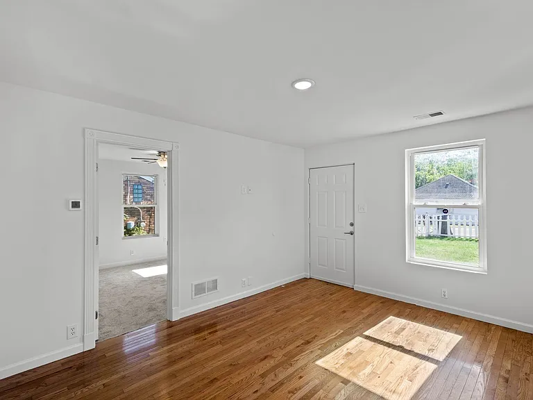 1886 Beechford Ave — Photo 13