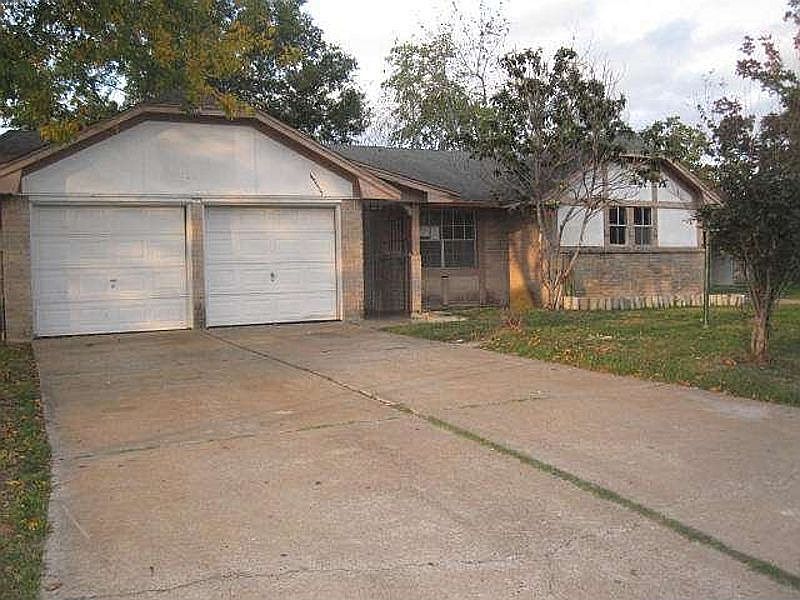 2nd image of 4215 Sandydale Ln