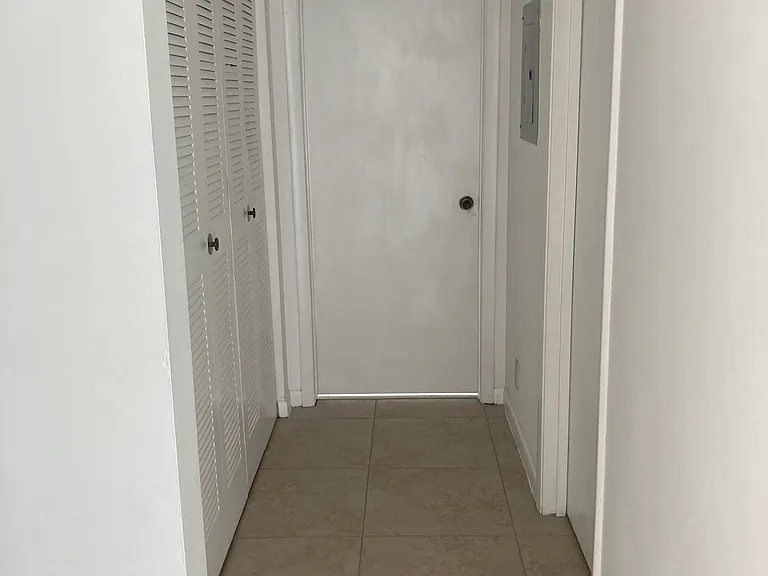 9777 Westview Dr #112 — Photo 8