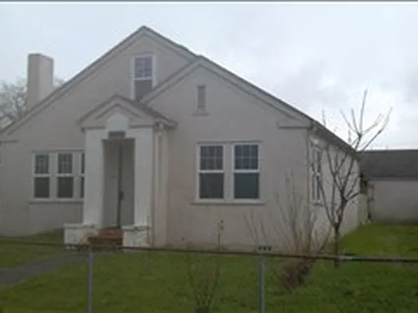 1013 S 5th Ave, Kelso, WA 98626