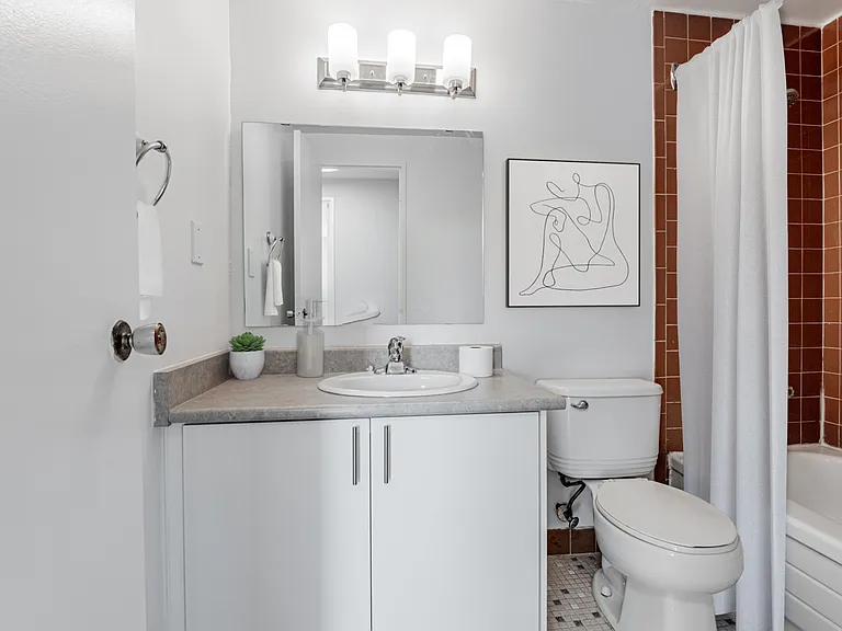 107 Colborne St W — Photo 8
