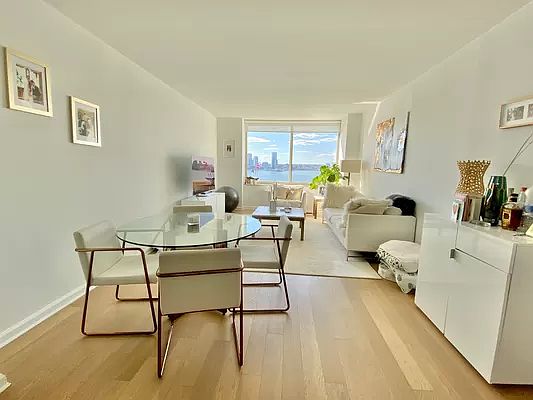 3rd image of 400 Chambers St APT 12G