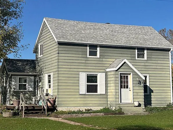 205 Bourden St, Oklee, MN 56742