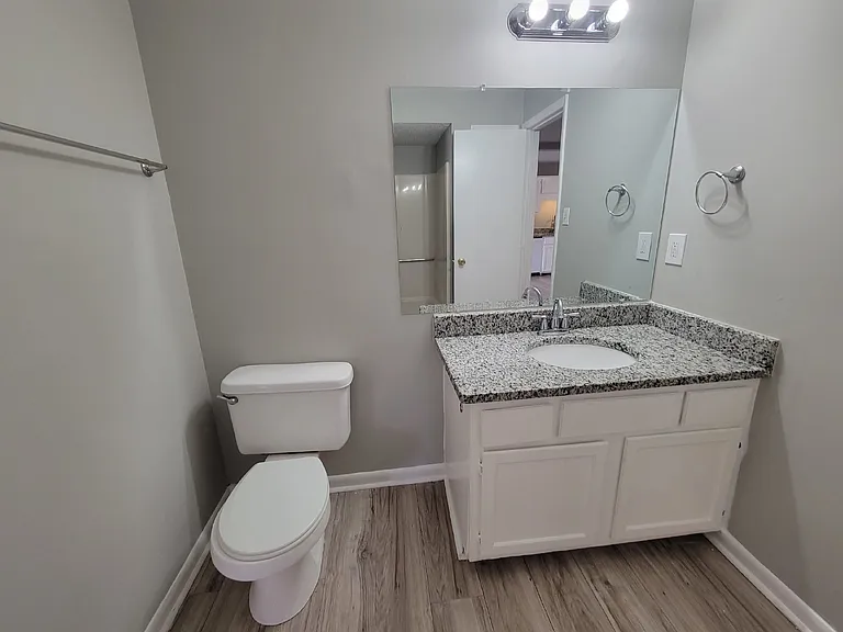 1818 Glenn St SW #1 — Photo 8