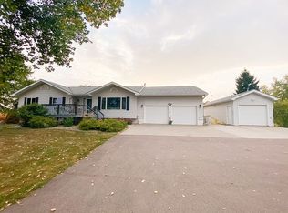 40979 257th St, Mitchell, SD 57301