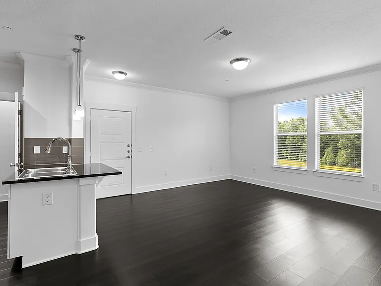 Spacious Layout | Apartments Conroe | The Towers Woodland Spacious Layout | Apartments Conroe | The Towers Woodland