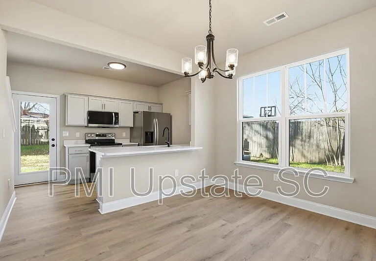 109 Virginia Ave — Photo 6