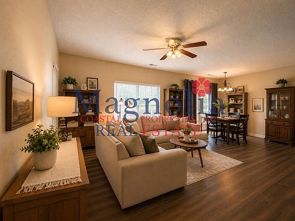 5th image of 55 Red Oak Dr