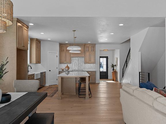 5th image of W5826 Roundstone Pl